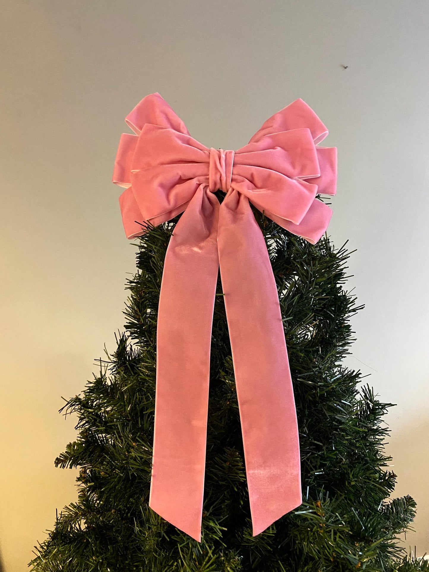 9 inch Baby pink velvet topper bow
