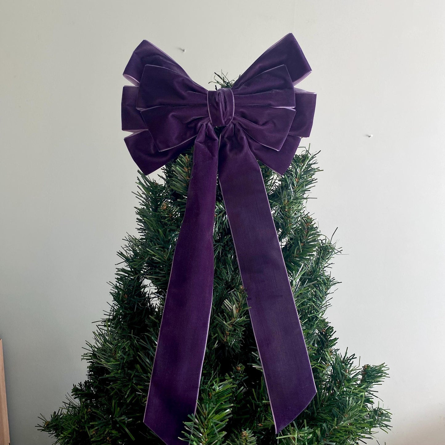 9 inch Dove grey velvet topper bow