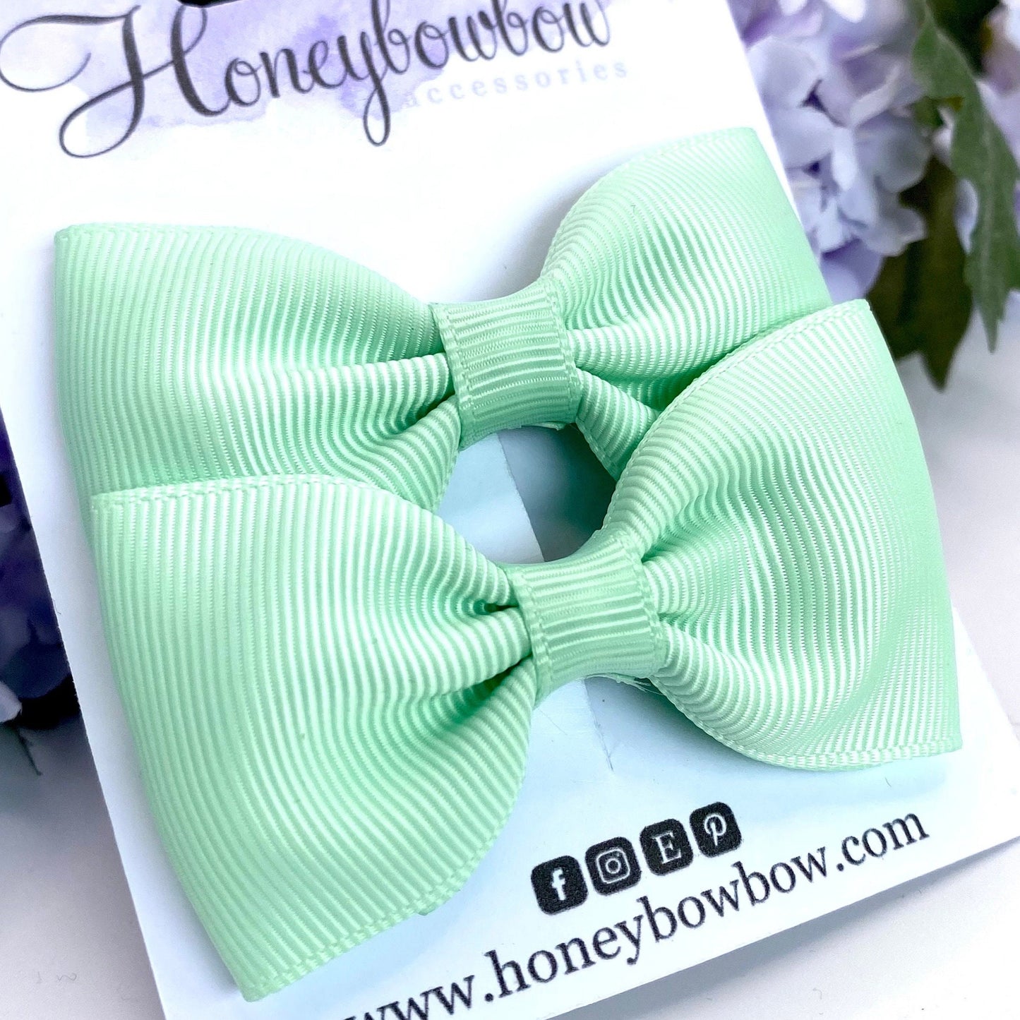 3 inch Mint green classic bows